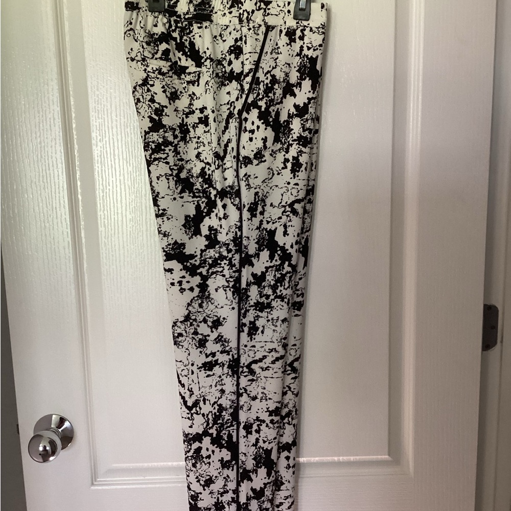 Banana Republic Women’s Monochrome Patterned Pants - Picture 3 of 4